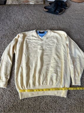 Tommy Hilfiger Men's V-Neck Sweater in Pale Yellow